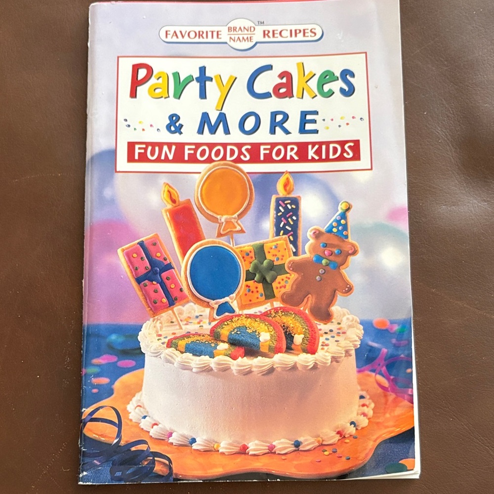 Party Cakes & More Cake Topper Set in White